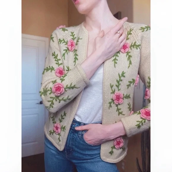 VINTAGE 1960s 3D Rose Floral Appliqué Embroidered Cream Pink Open Wool Cardigan - Picture 5 of 15